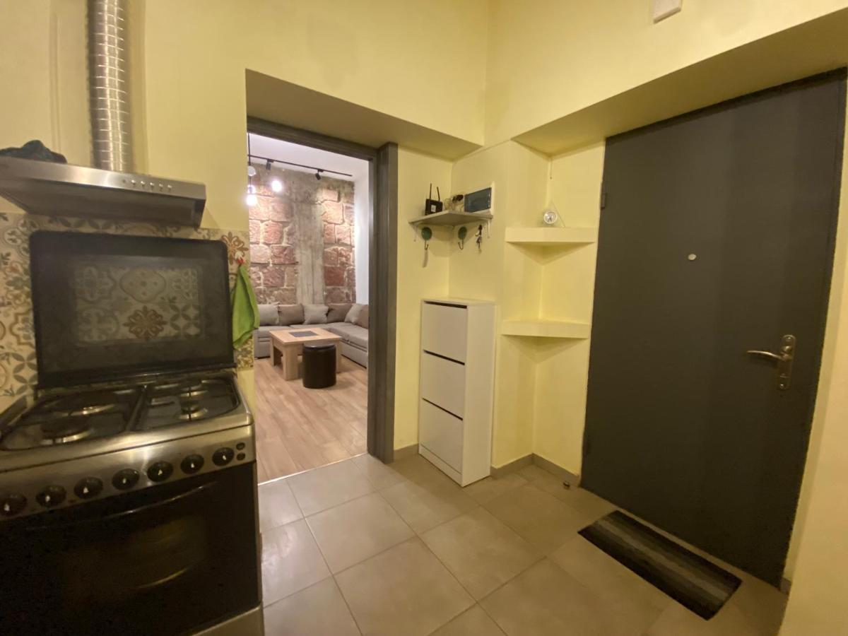 Nice Loft On Uznadze Street Тбілісі Екстер'єр фото