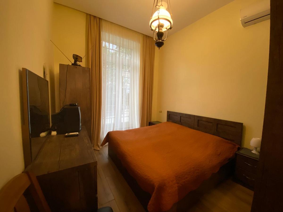 Nice Loft On Uznadze Street Тбілісі Екстер'єр фото